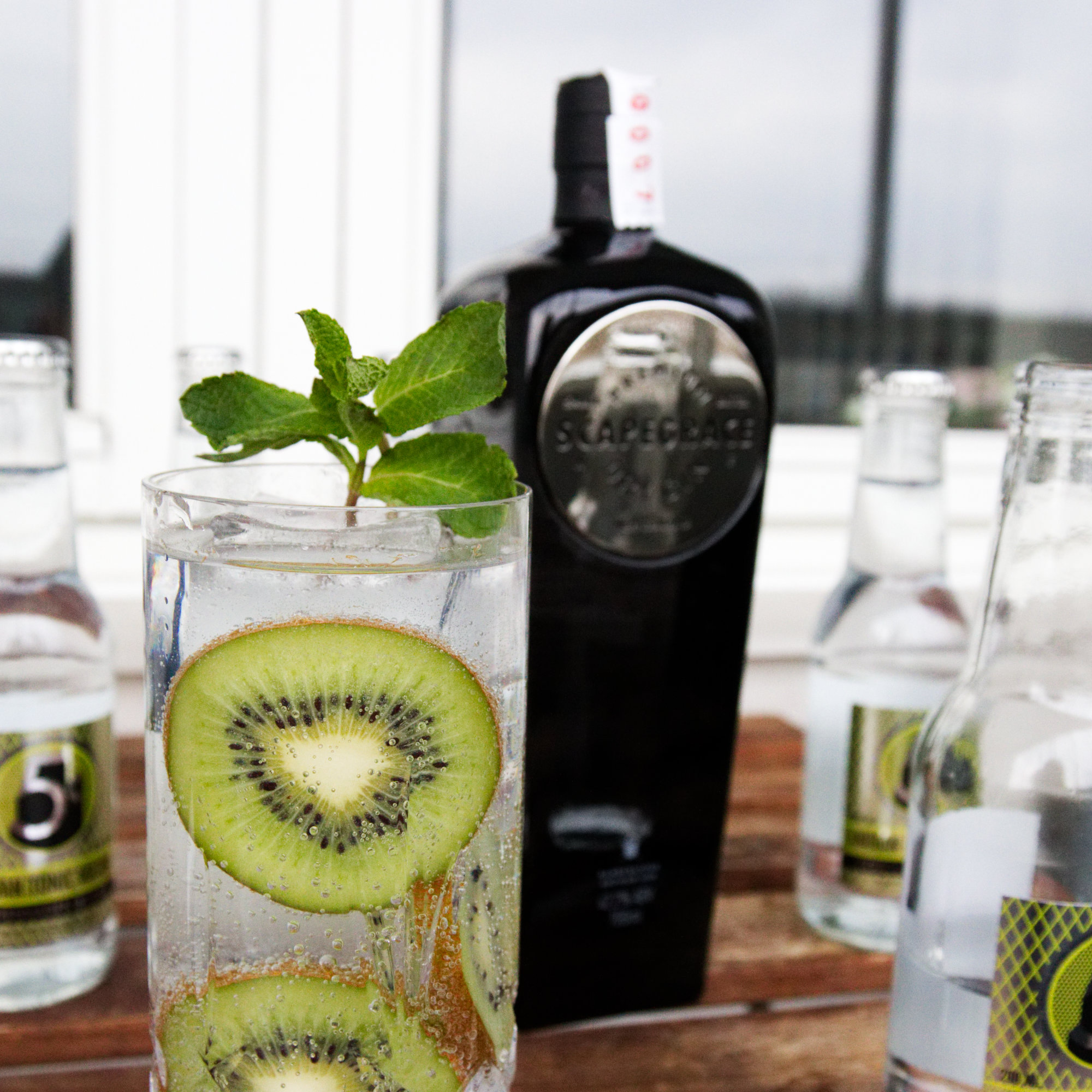 Scapegrace G&T with kiwi and mint